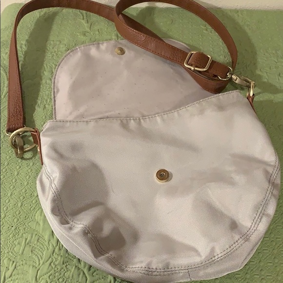 2 GUC Cross Body Purses MAKE ME AN OFFER! - Picture 7 of 8